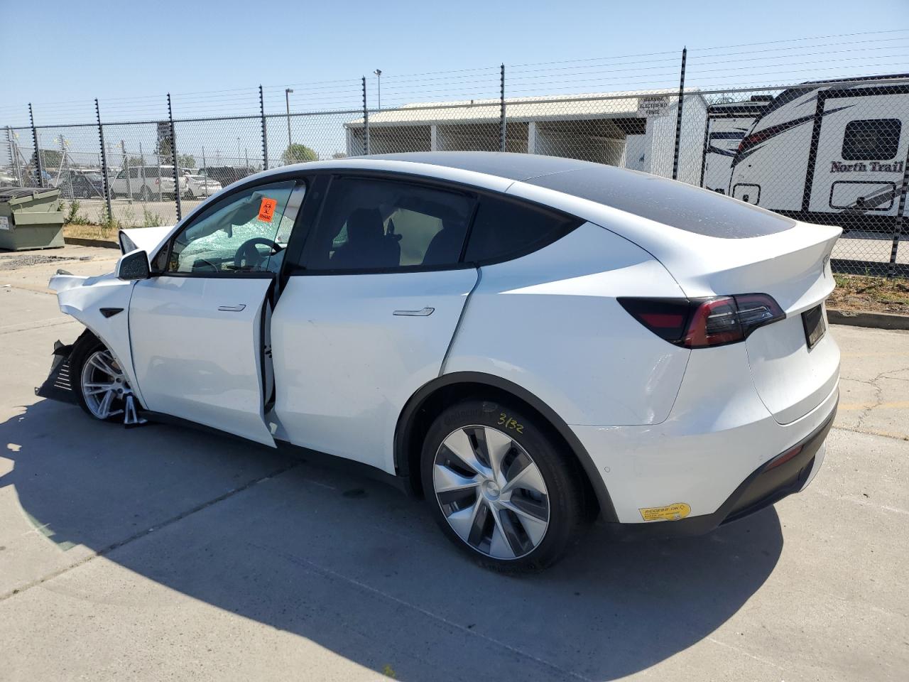 2022 Tesla Model Y vin: 7SAYGDEE1NF509701