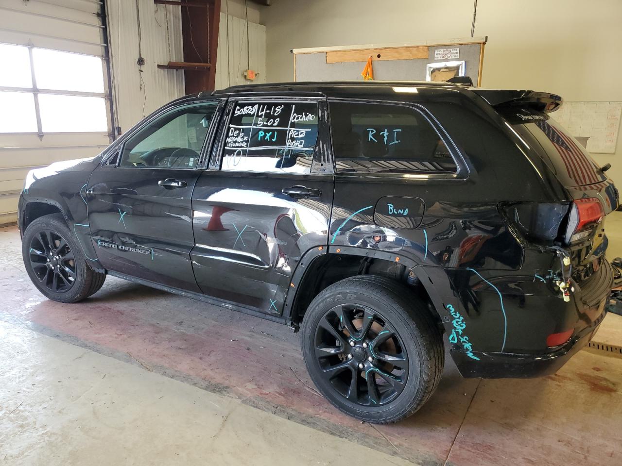 1C4RJFAGXJC264345 2018 Jeep Grand Cherokee Laredo