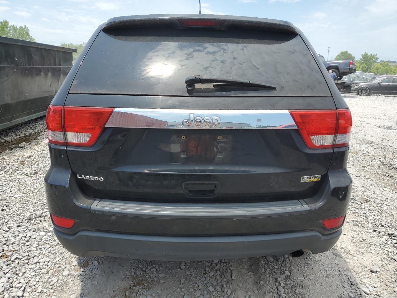 1J4RS4GGXBC617946 2011 Jeep Grand Cherokee Laredo