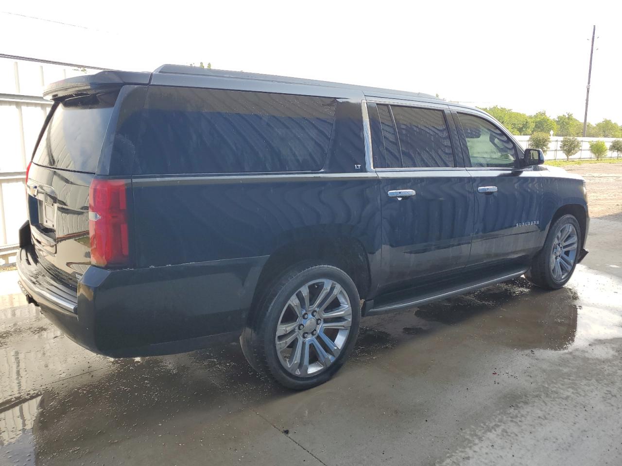 2016 Chevrolet Suburban C1500 Lt vin: 1GNSCHKC9GR223480