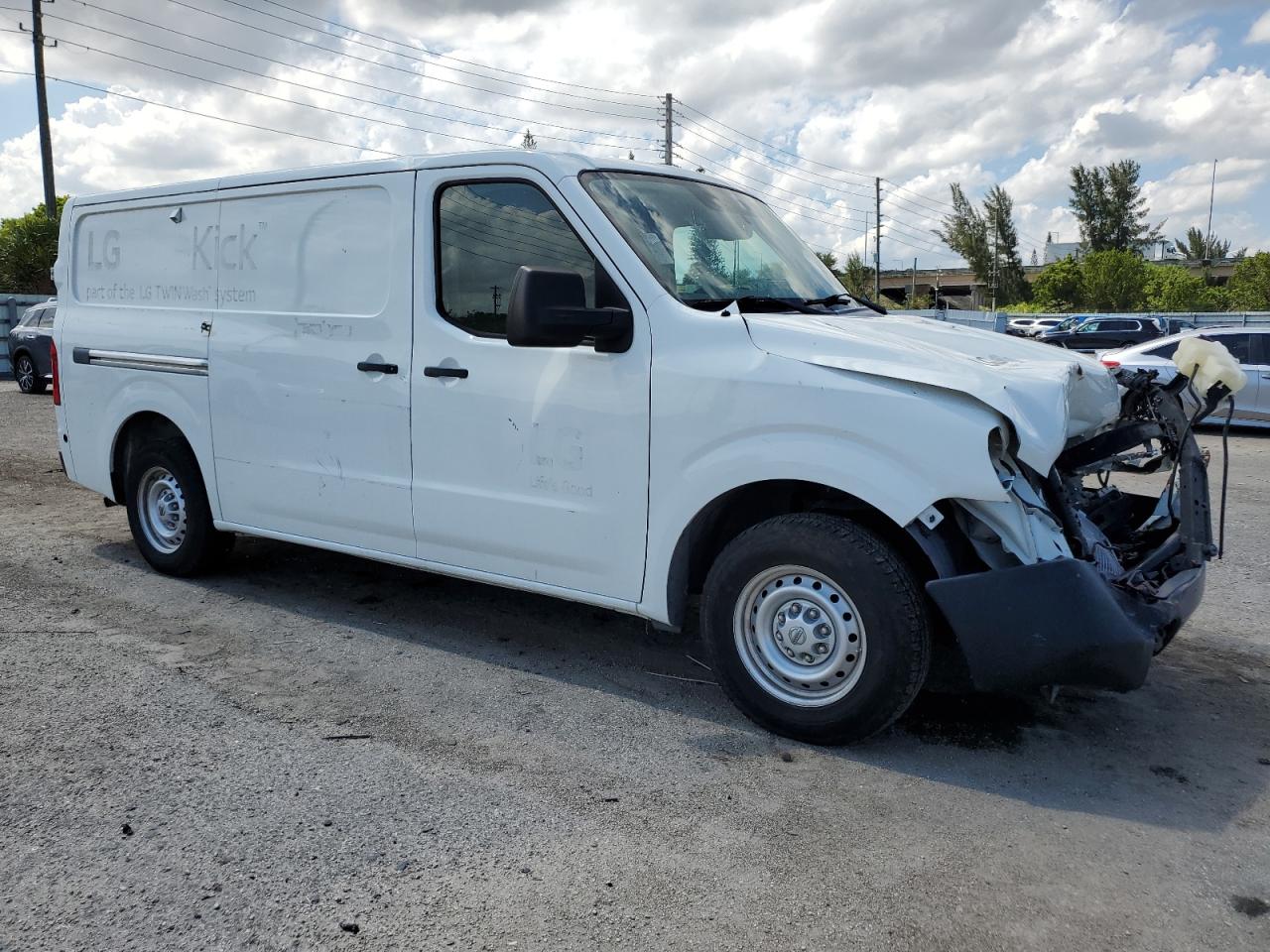 1N6BF0KM7HN809997 2017 Nissan Nv 1500 S