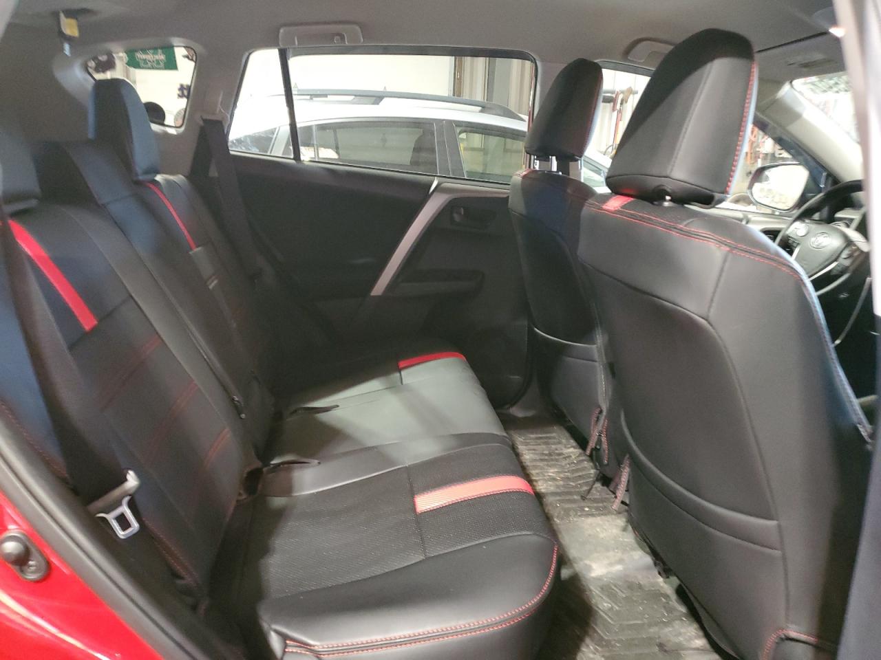 2T3BFREV8HW566396 2017 Toyota Rav4 Le