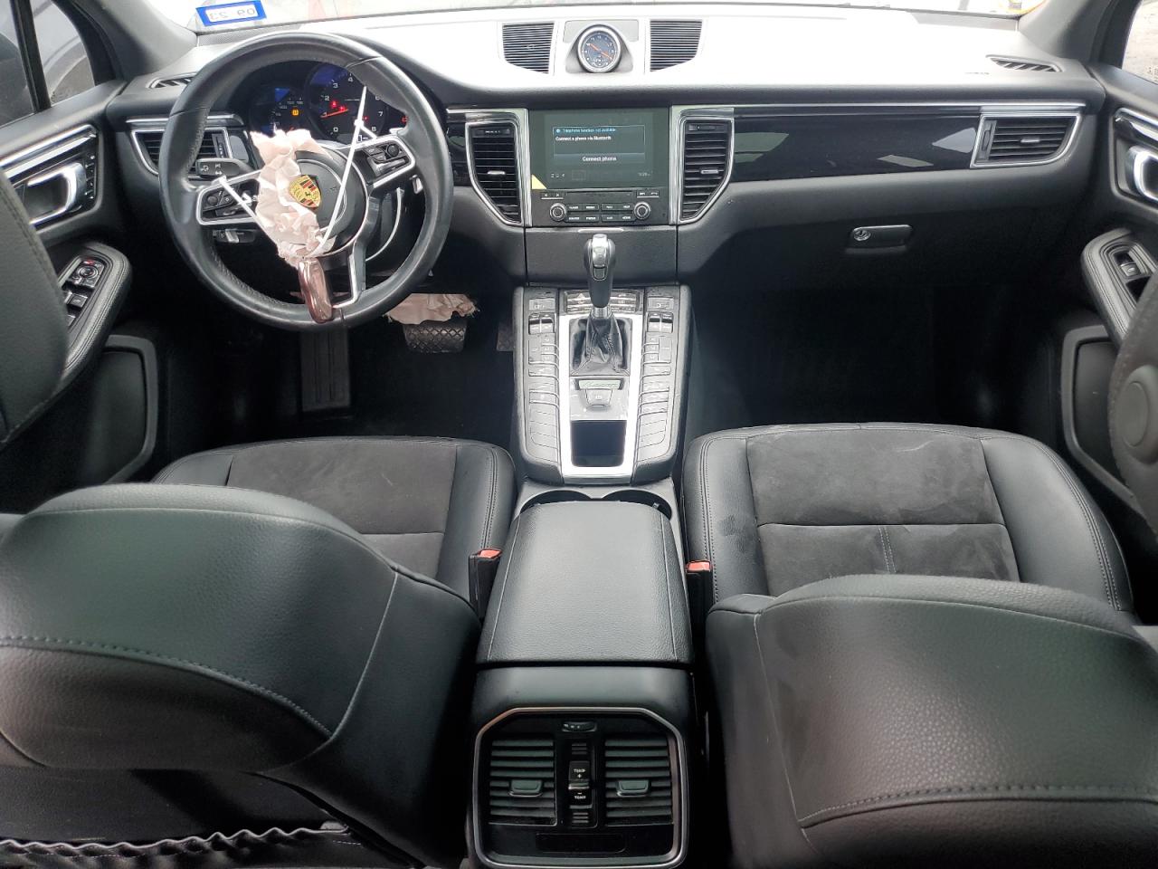 WP1AA2A59JLB06078 2018 Porsche Macan