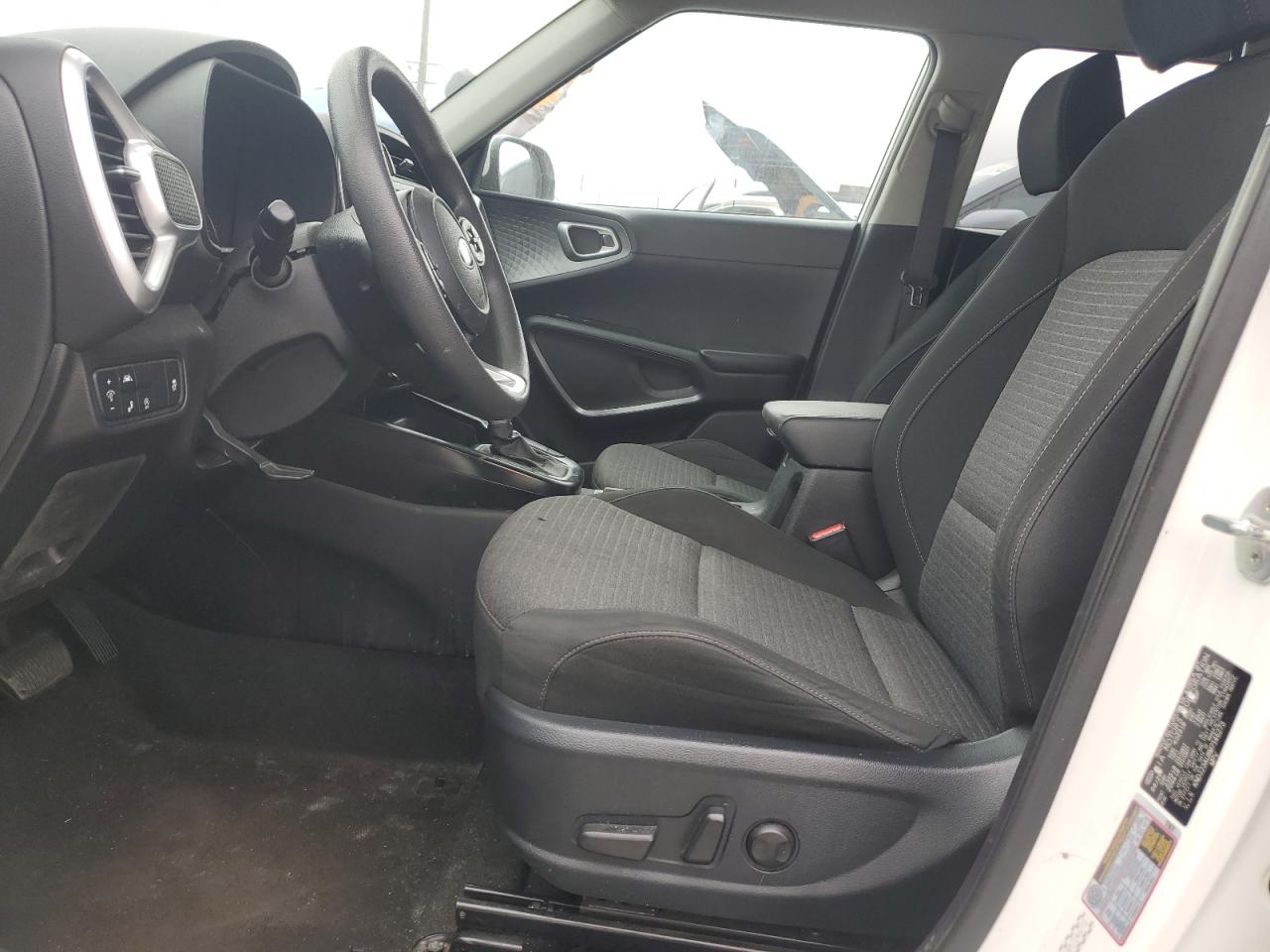 KNDJ23AU8M7146273 2021 Kia Soul Lx