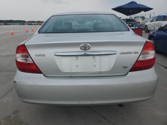 2002 Toyota Camry Le VIN: 4T1BF30K22U529693 Lot: 55311394