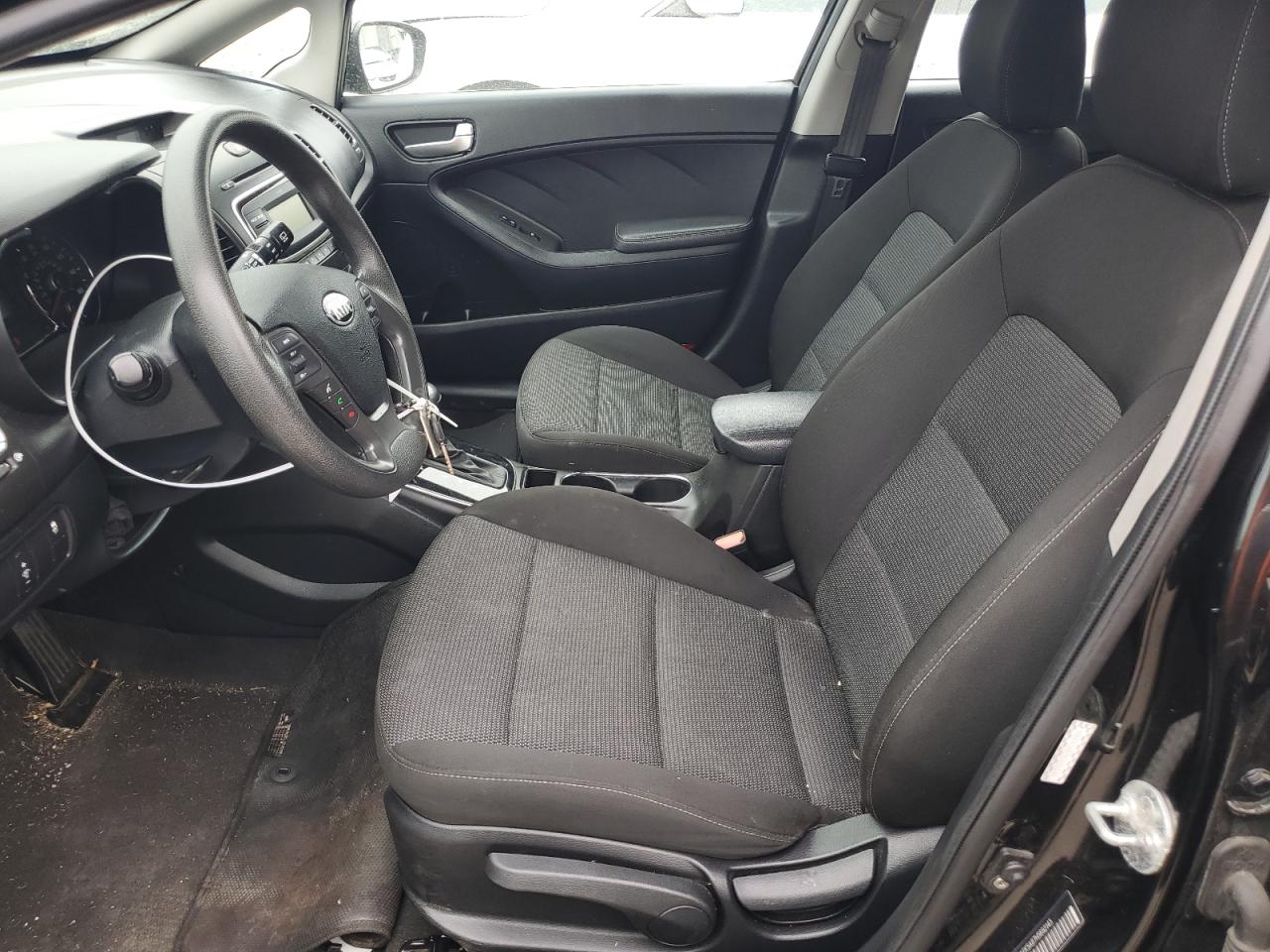 KNAFK5A87H5692145 2017 Kia Forte Lx