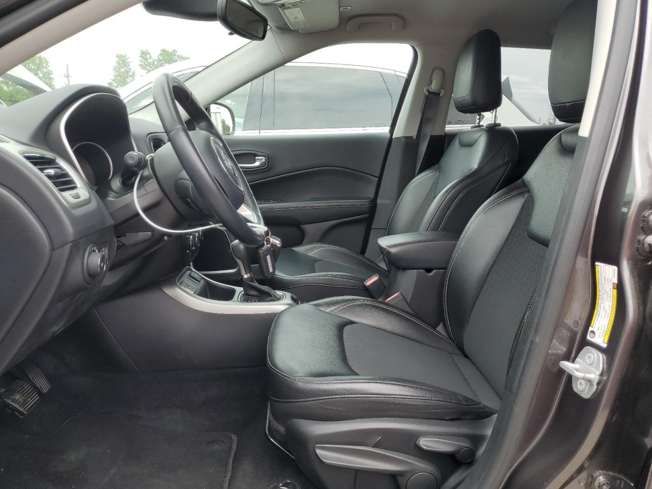 3C4NJCBBXJT503090 2018 Jeep Compass Latitude