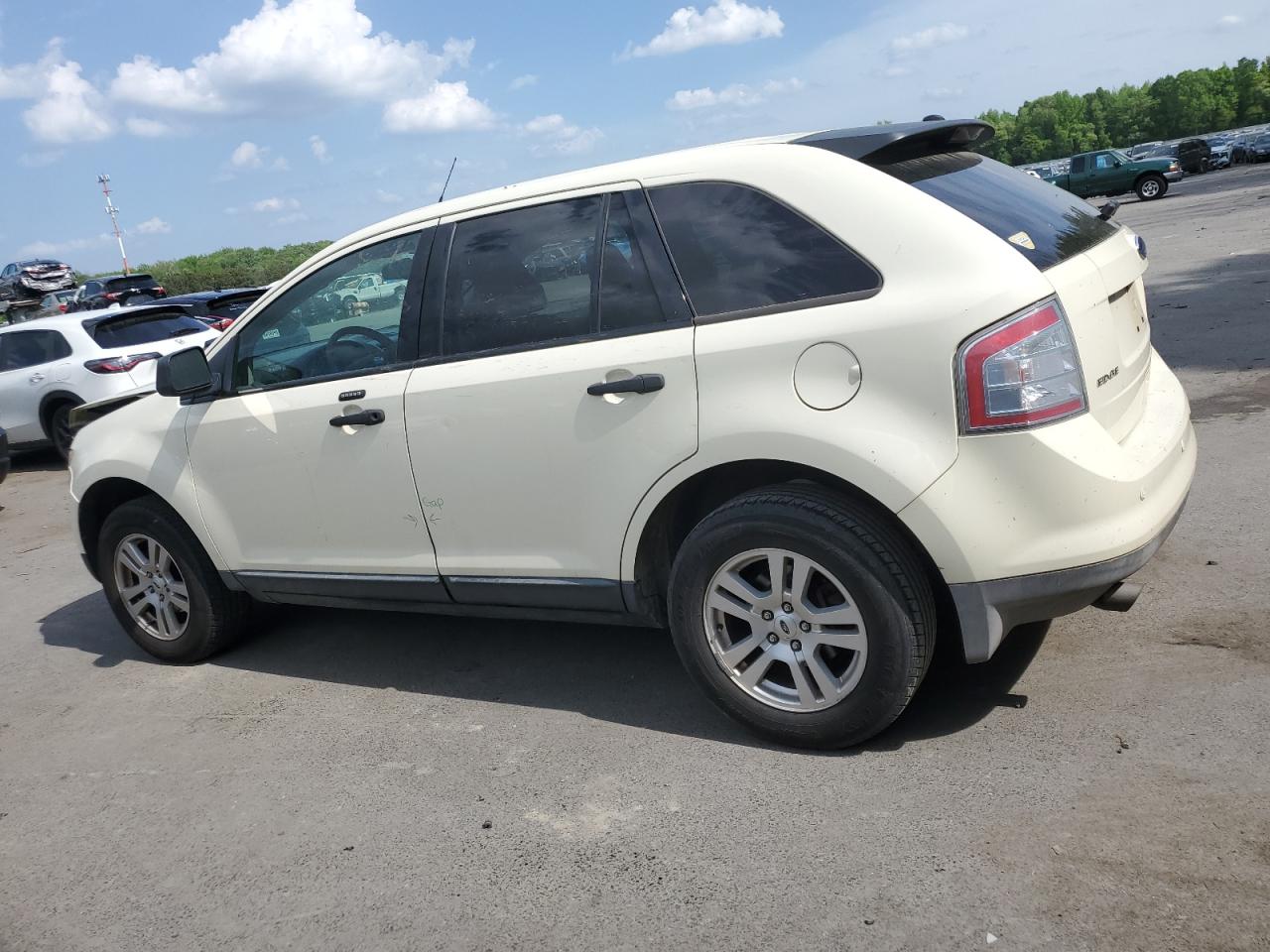 2FMDK36CX8BB40643 2008 Ford Edge Se