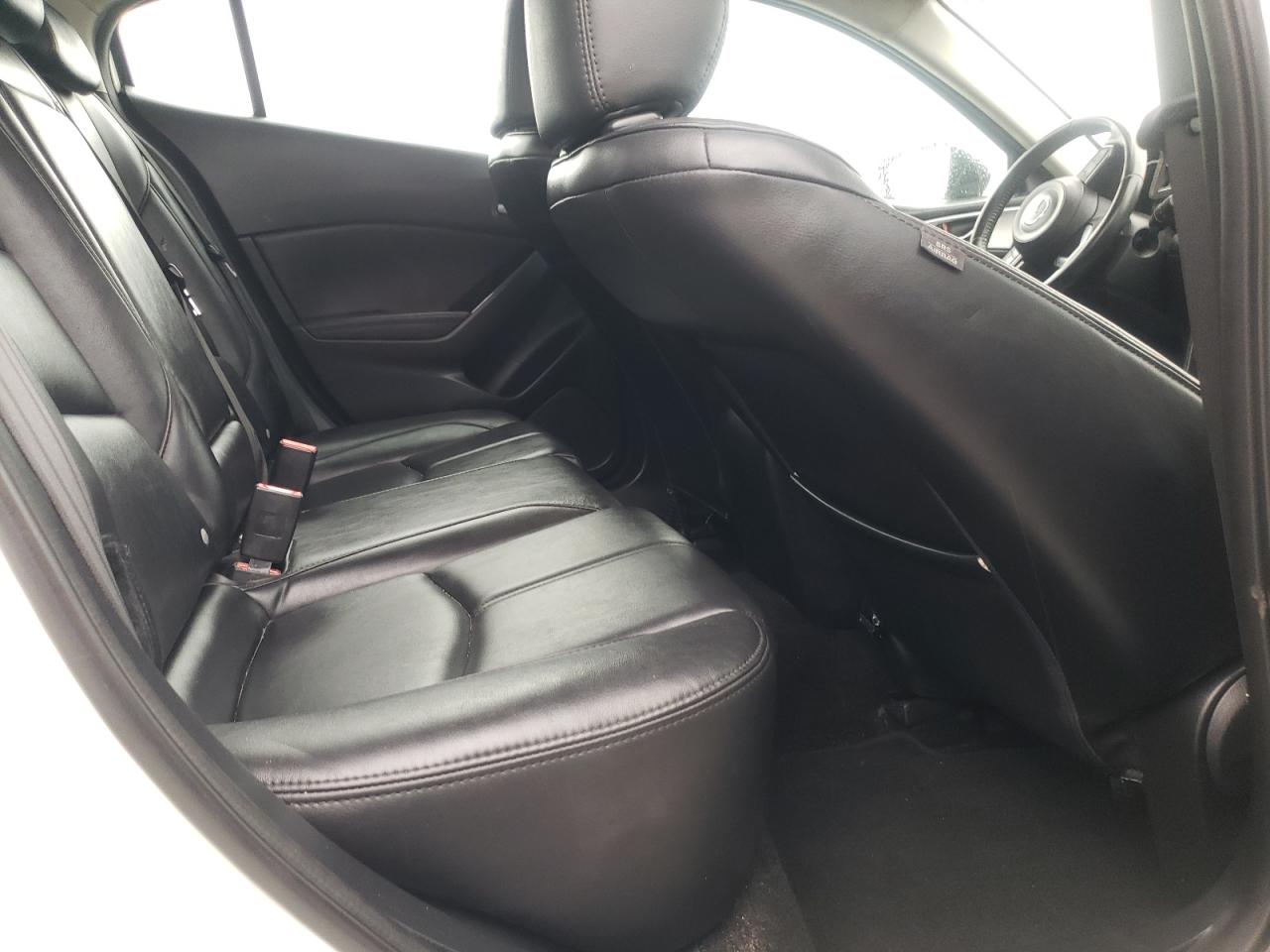 3MZBN1L39JM214745 2018 Mazda 3 Touring