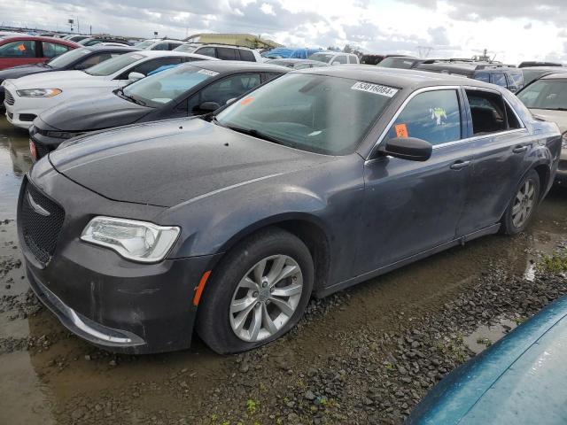 Lot #2536096873 2015 CHRYSLER 300 LIMITE salvage car