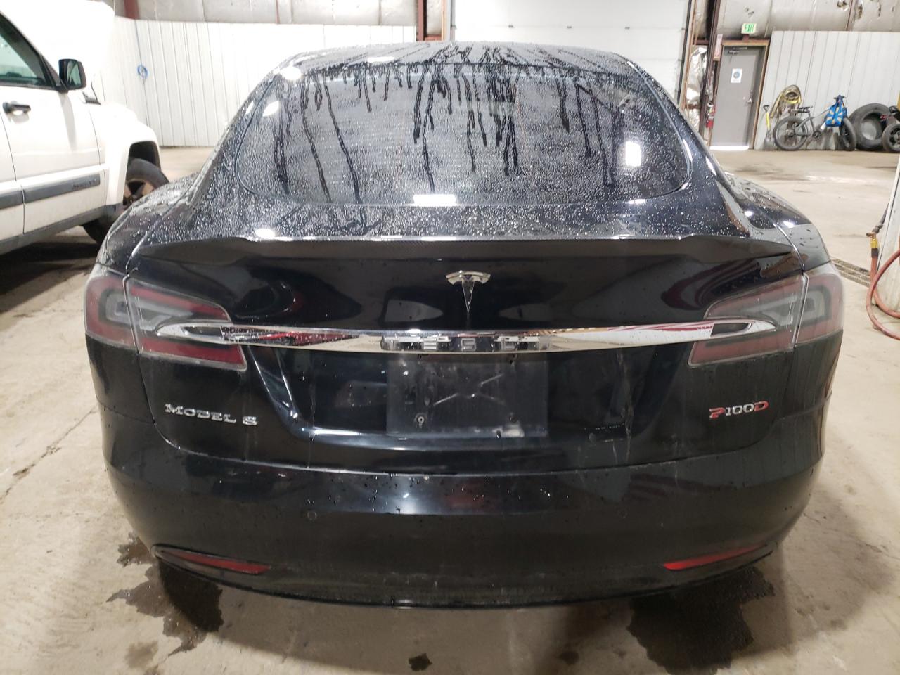 5YJSA1E27JF245824 2018 Tesla Model S