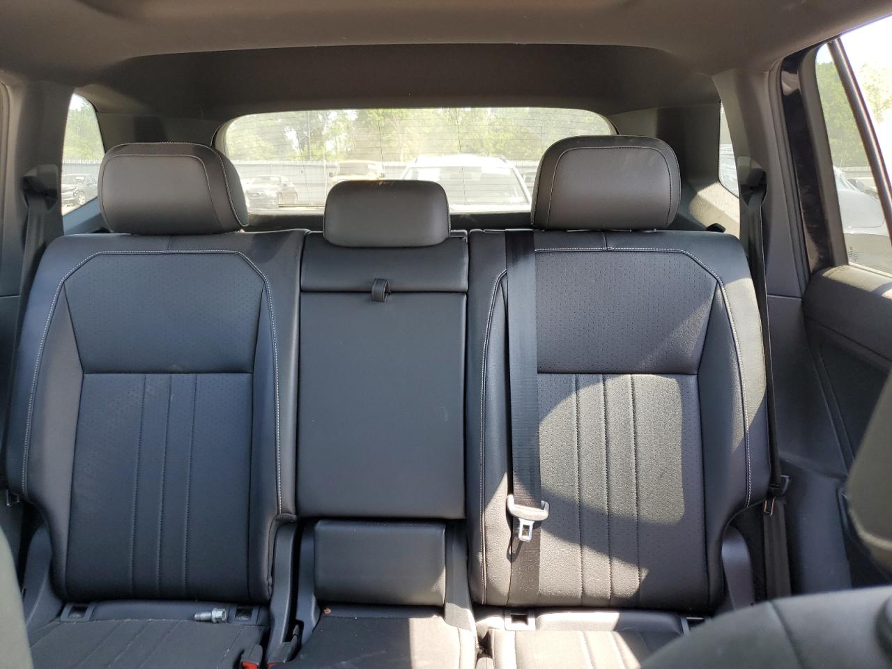 3VV8B7AX8PM003352 2023 Volkswagen Tiguan Se R-Line Black