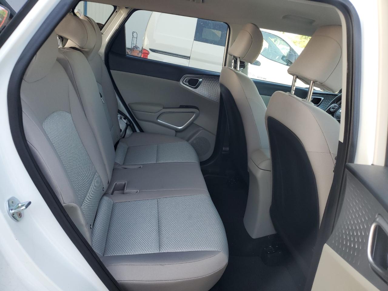 KNDJ23AU6M7140083 2021 Kia Soul Lx