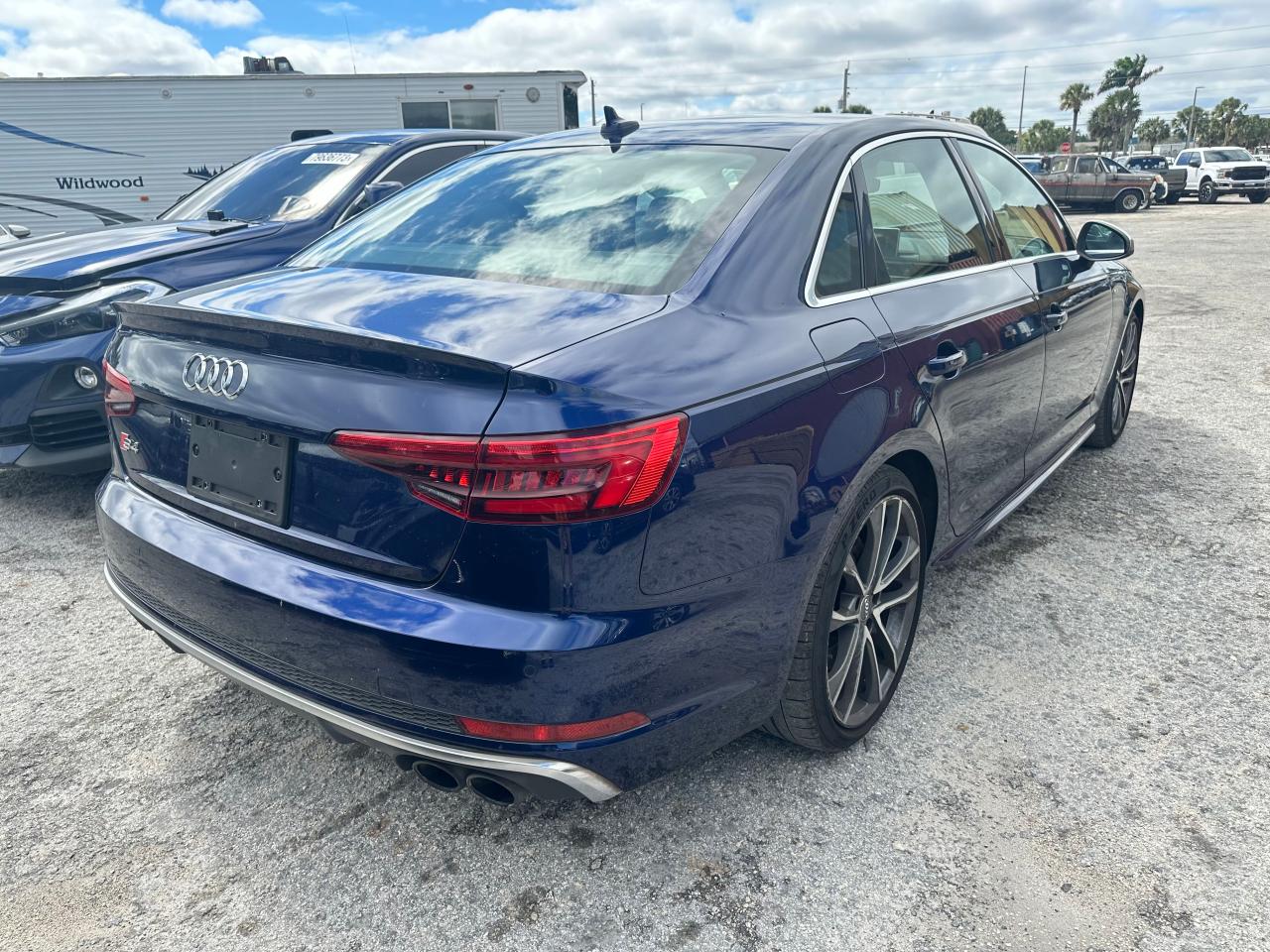 WAUB4AF43JA001908 2018 Audi S4 Premium Plus