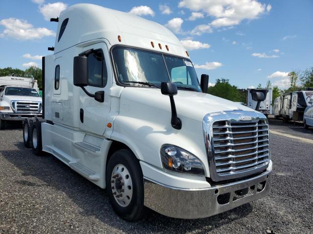 Lot #2533663945 2017 FREIGHTLINER CASCADIA 1 salvage car
