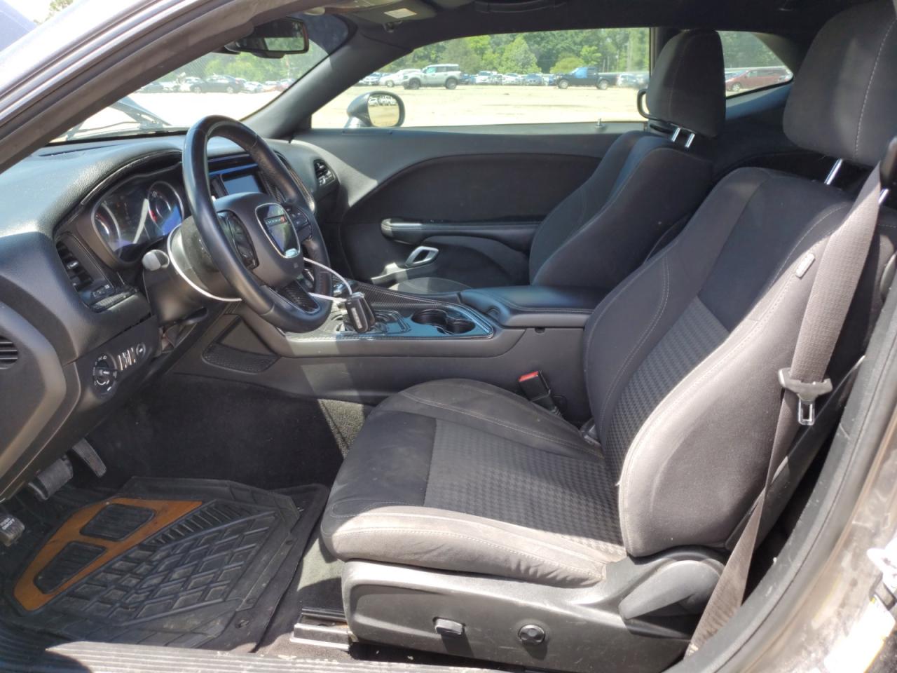 2C3CDZAT5FH710034 2015 Dodge Challenger Sxt