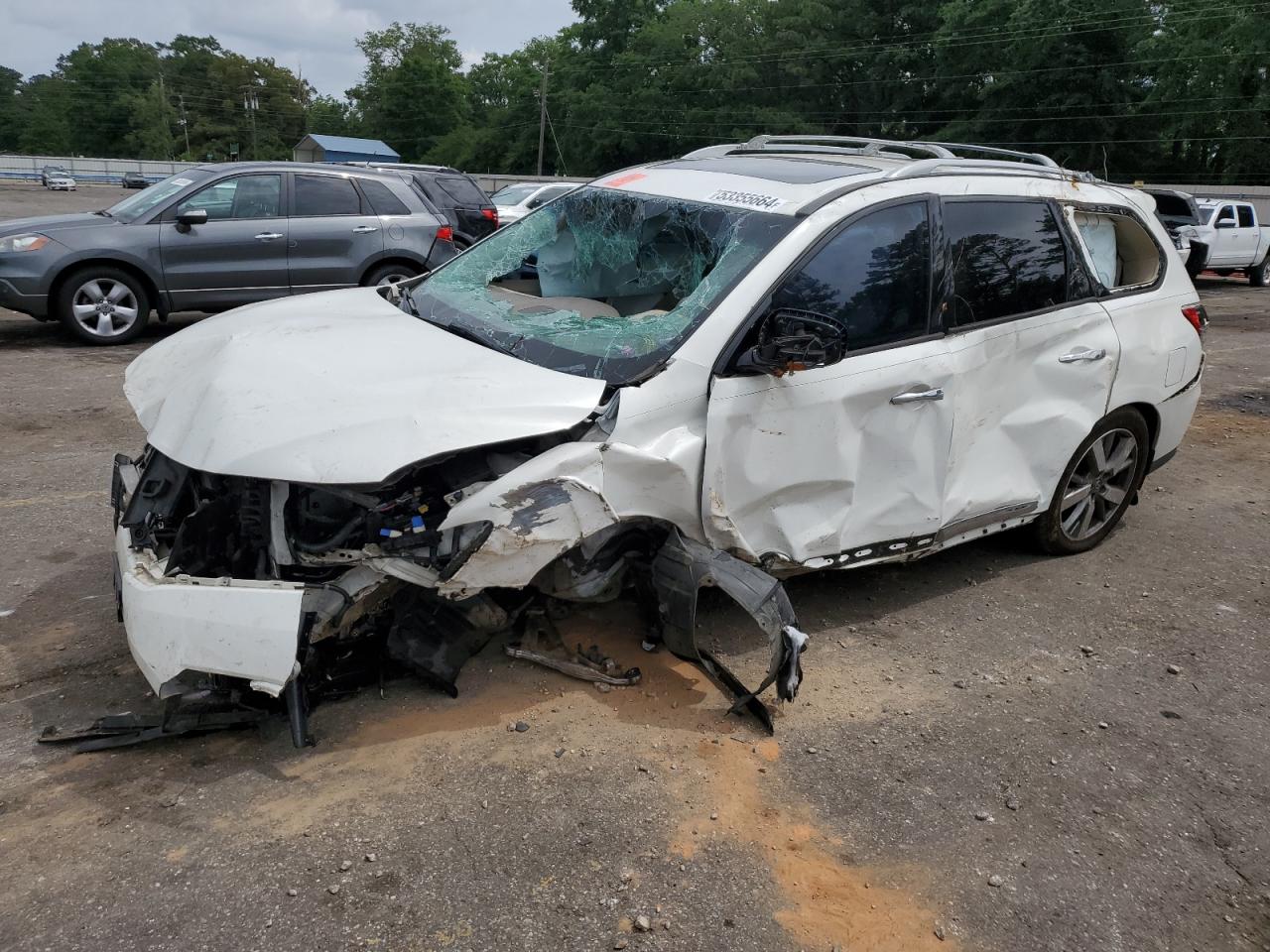  Salvage Nissan Pathfinder