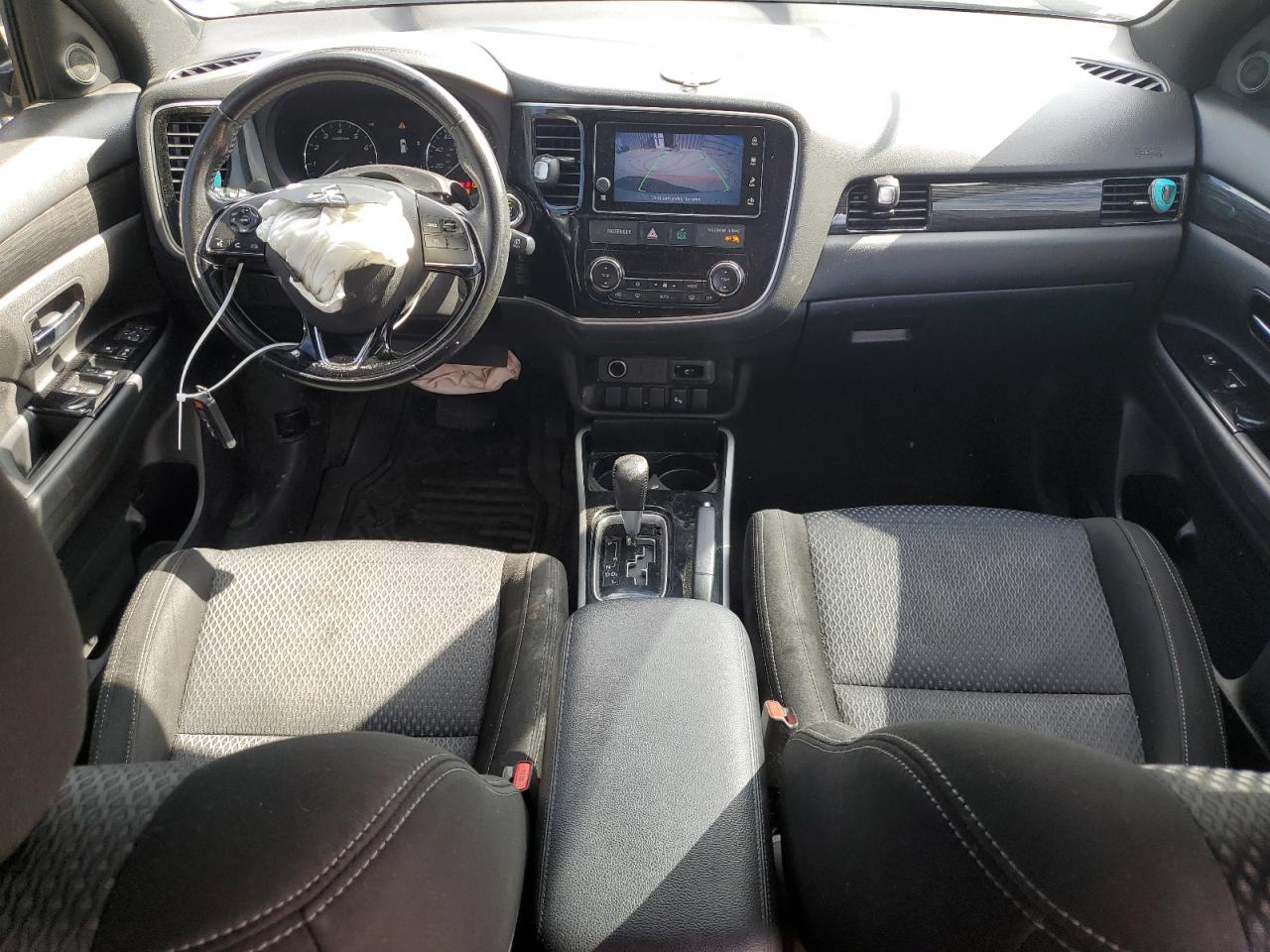 JA4AD3A33JZ020849 2018 Mitsubishi Outlander Se