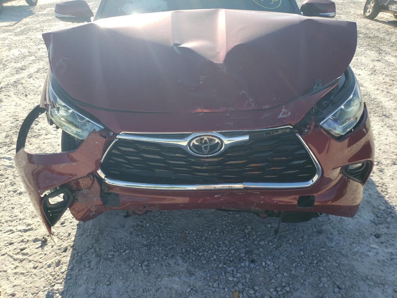 5TDFZRAHXNS098127 2022 Toyota Highlander Platinum