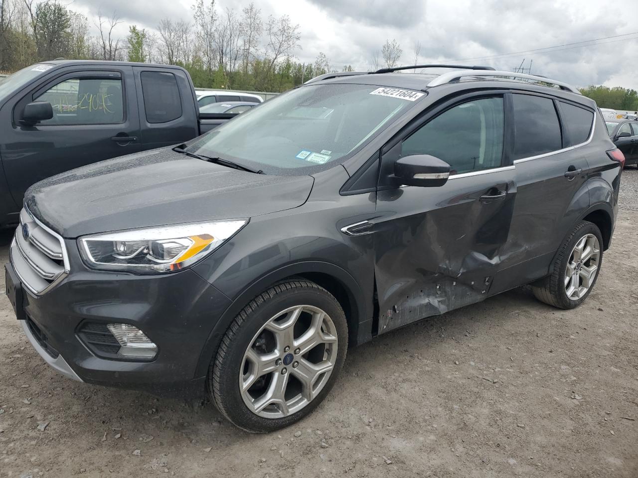 1FMCU9J94KUA24750 2019 Ford Escape Titanium