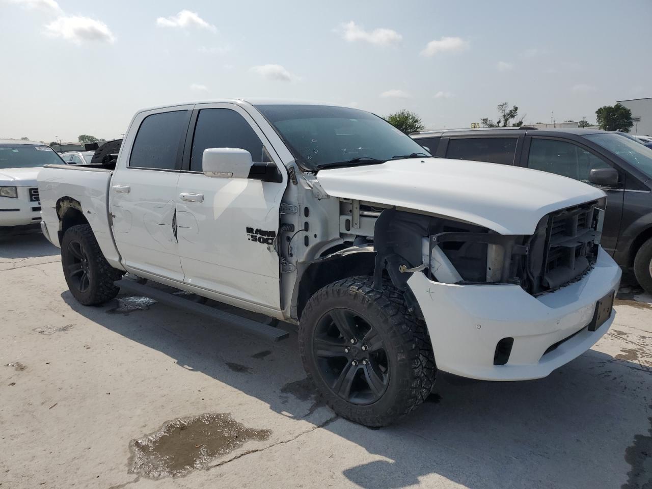 1C6RR7MT3JS152149 2018 Ram 1500 Sport