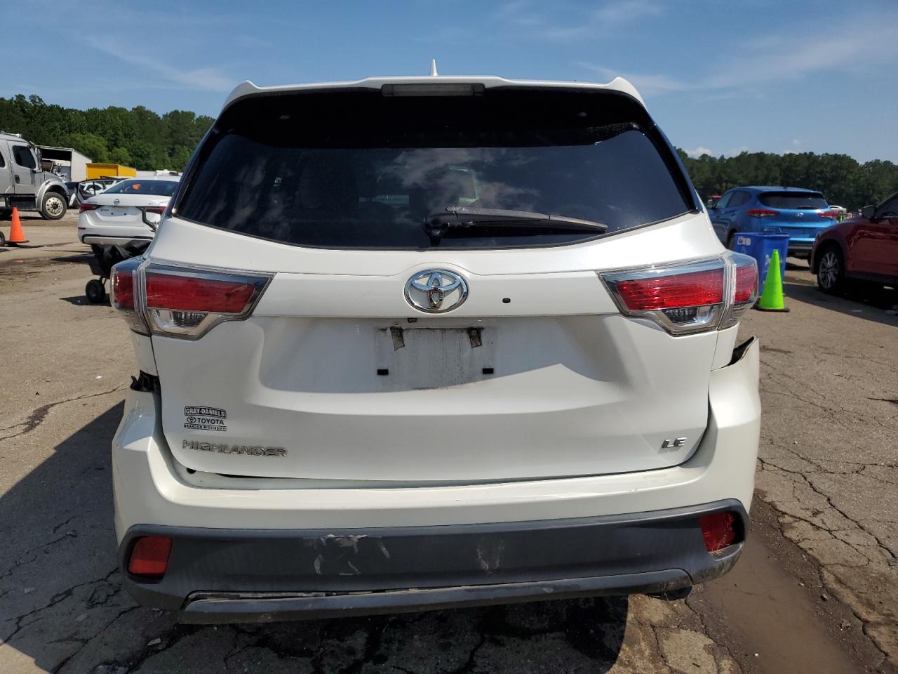 5TDZKRFH3FS119220 2015 Toyota Highlander Le
