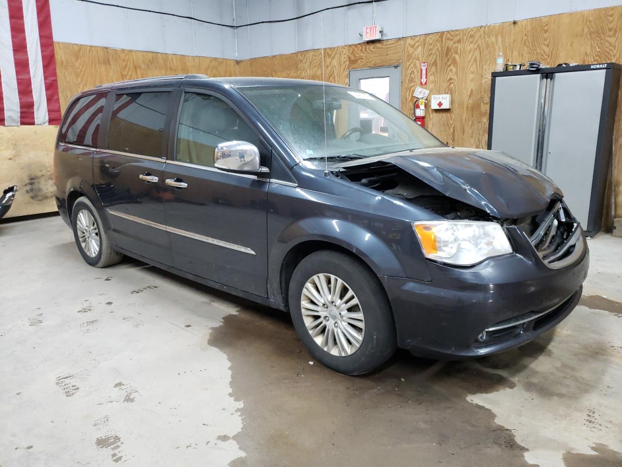 2C4RC1GGXER116035 2014 Chrysler Town & Country Limited