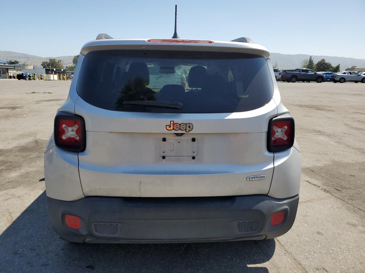 ZACCJABT6FPC36470 2015 Jeep Renegade Latitude