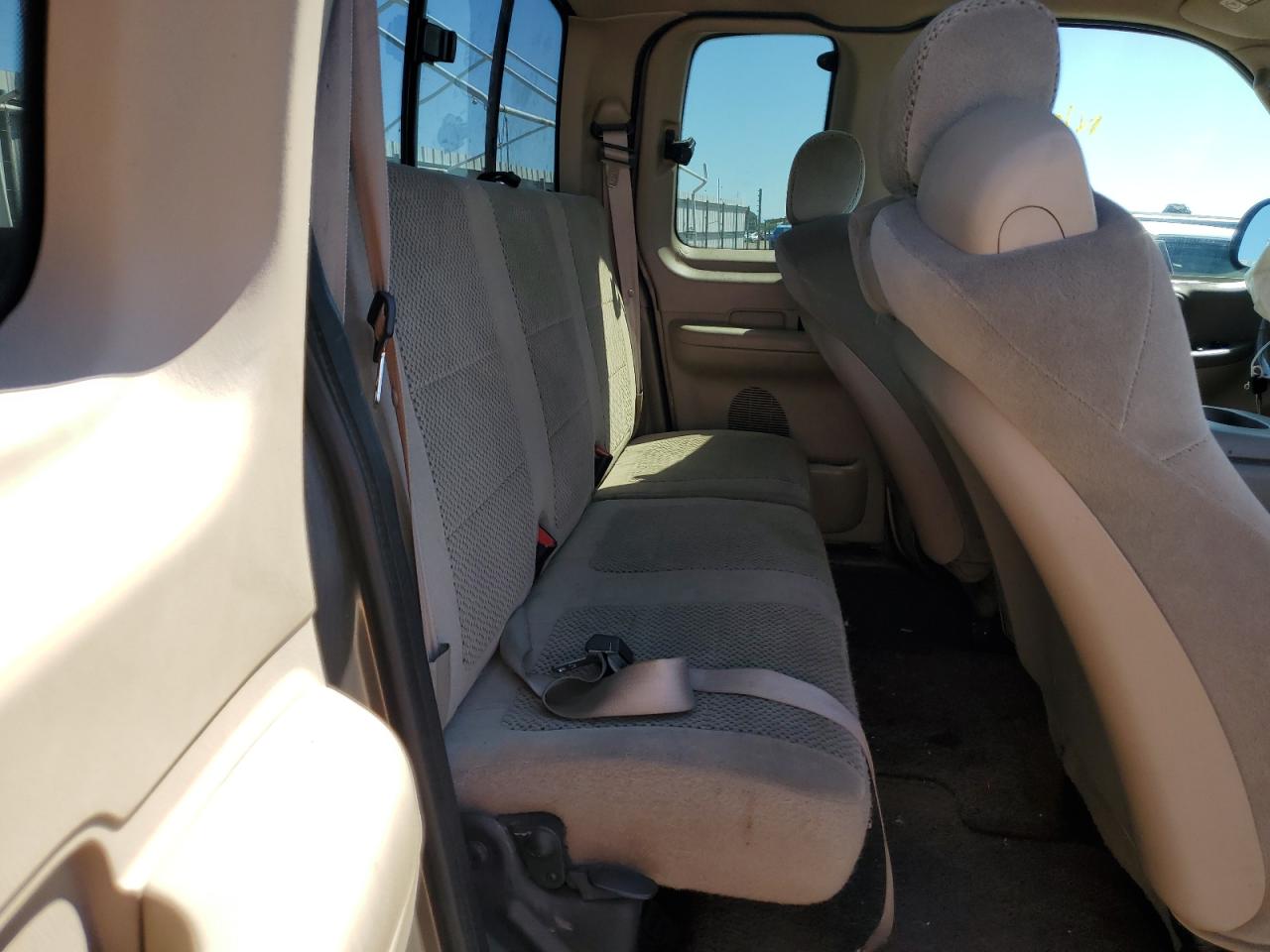 1FTRX18L92NB26175 2002 Ford F150