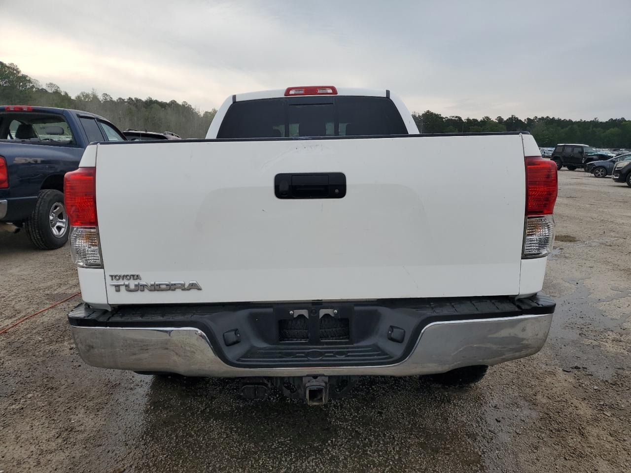 5TFRY5F17BX101219 2011 Toyota Tundra Double Cab Sr5