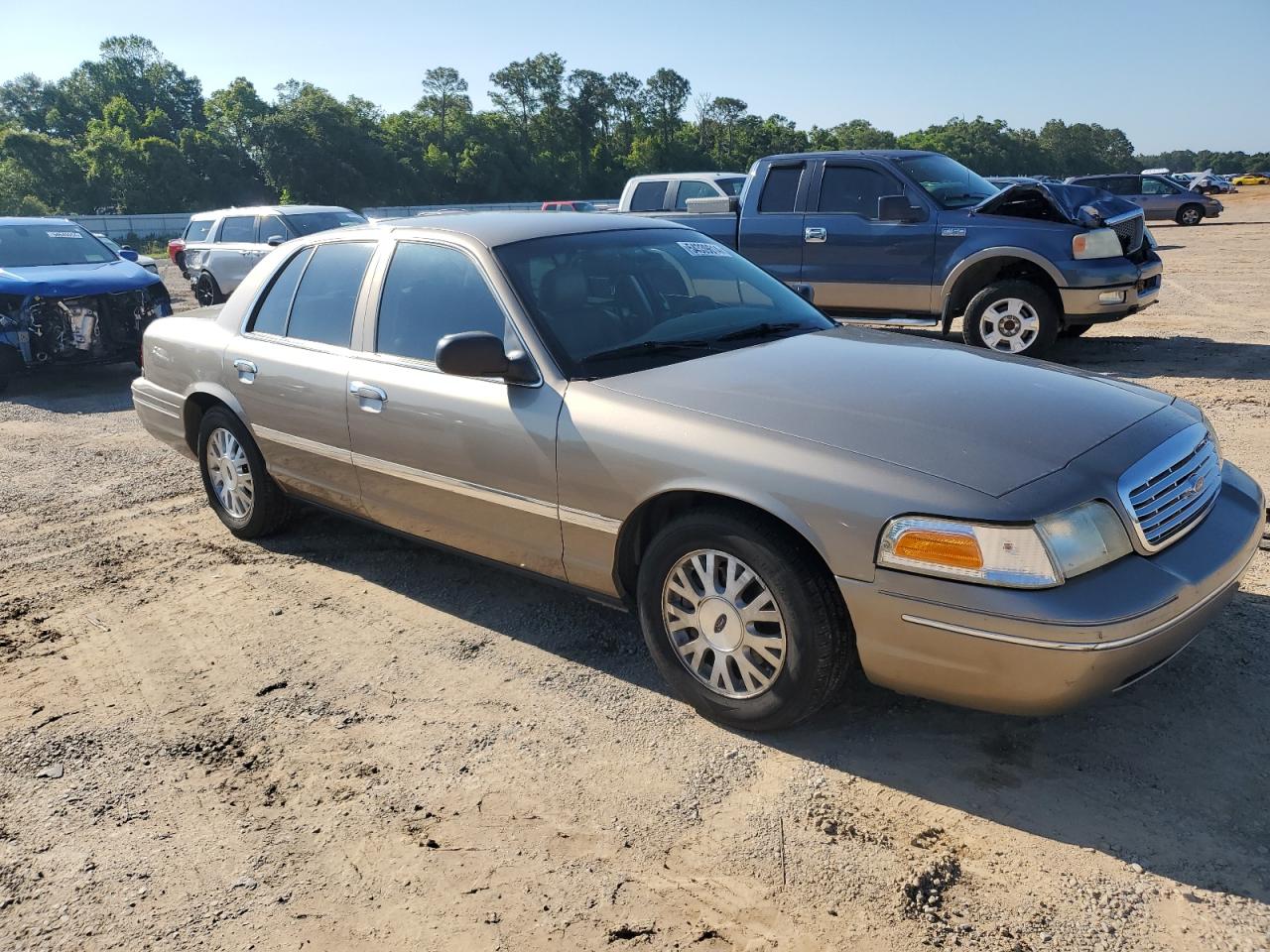 2FAFP74W84X167054 2004 Ford Crown Victoria Lx