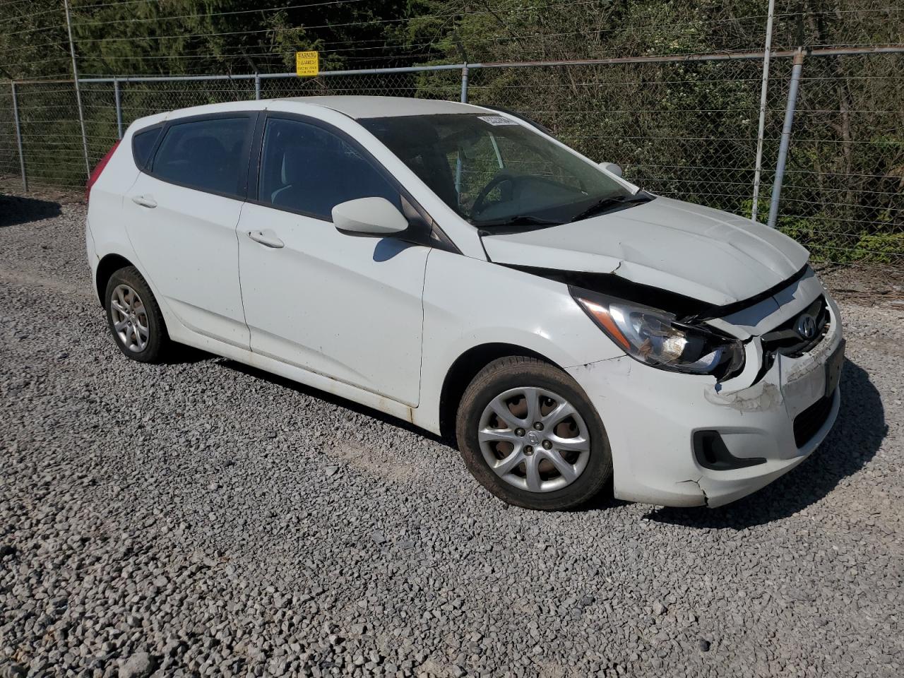 2013 Hyundai Accent Gls vin: KMHCT5AE7DU085148