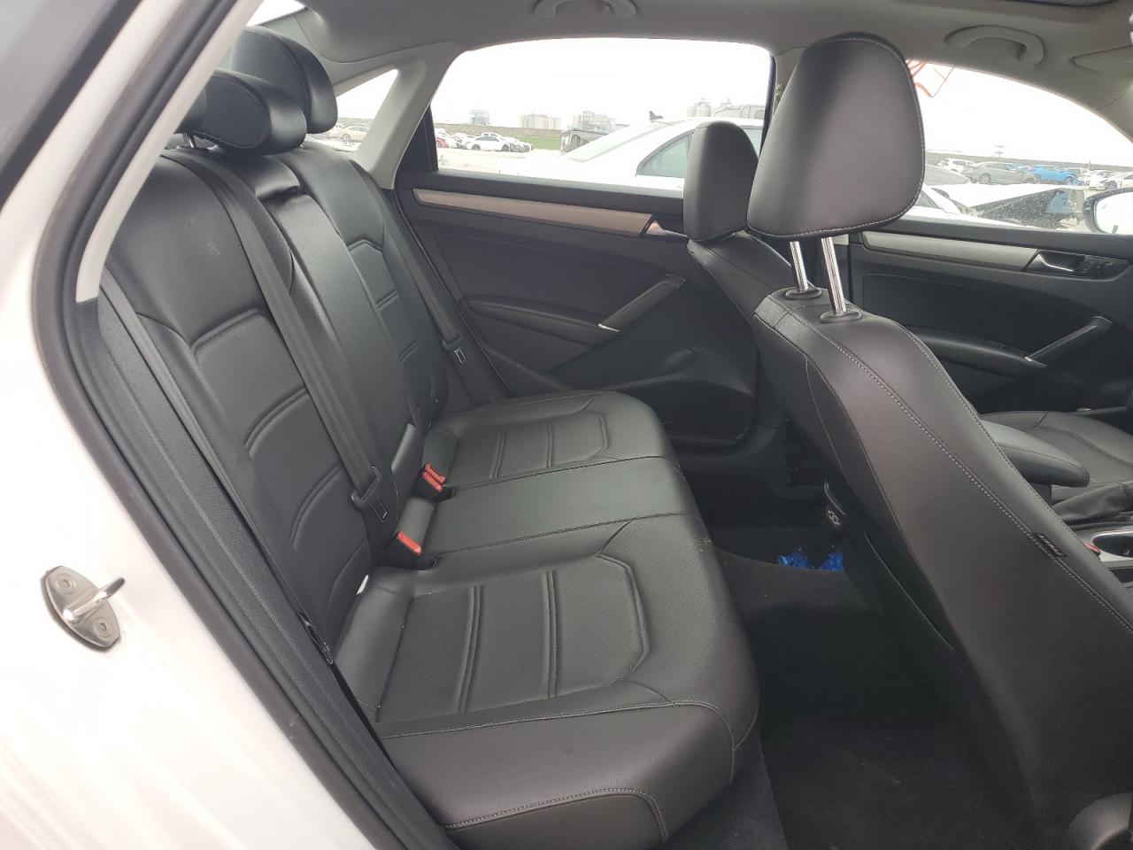 1VWSA7A3XMC000256 2021 Volkswagen Passat Se