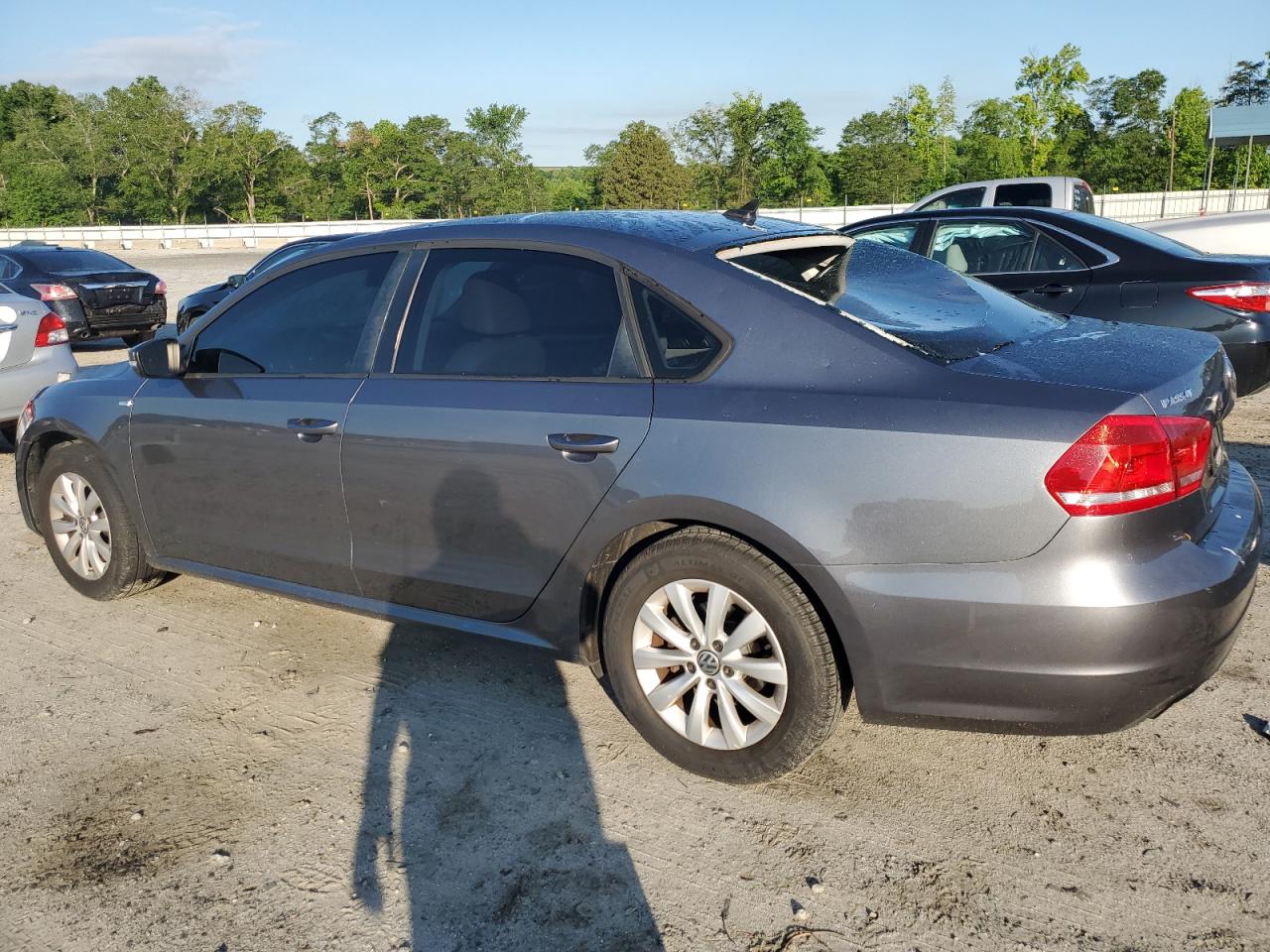 2014 Volkswagen Passat S vin: 1VWAS7A31EC072702