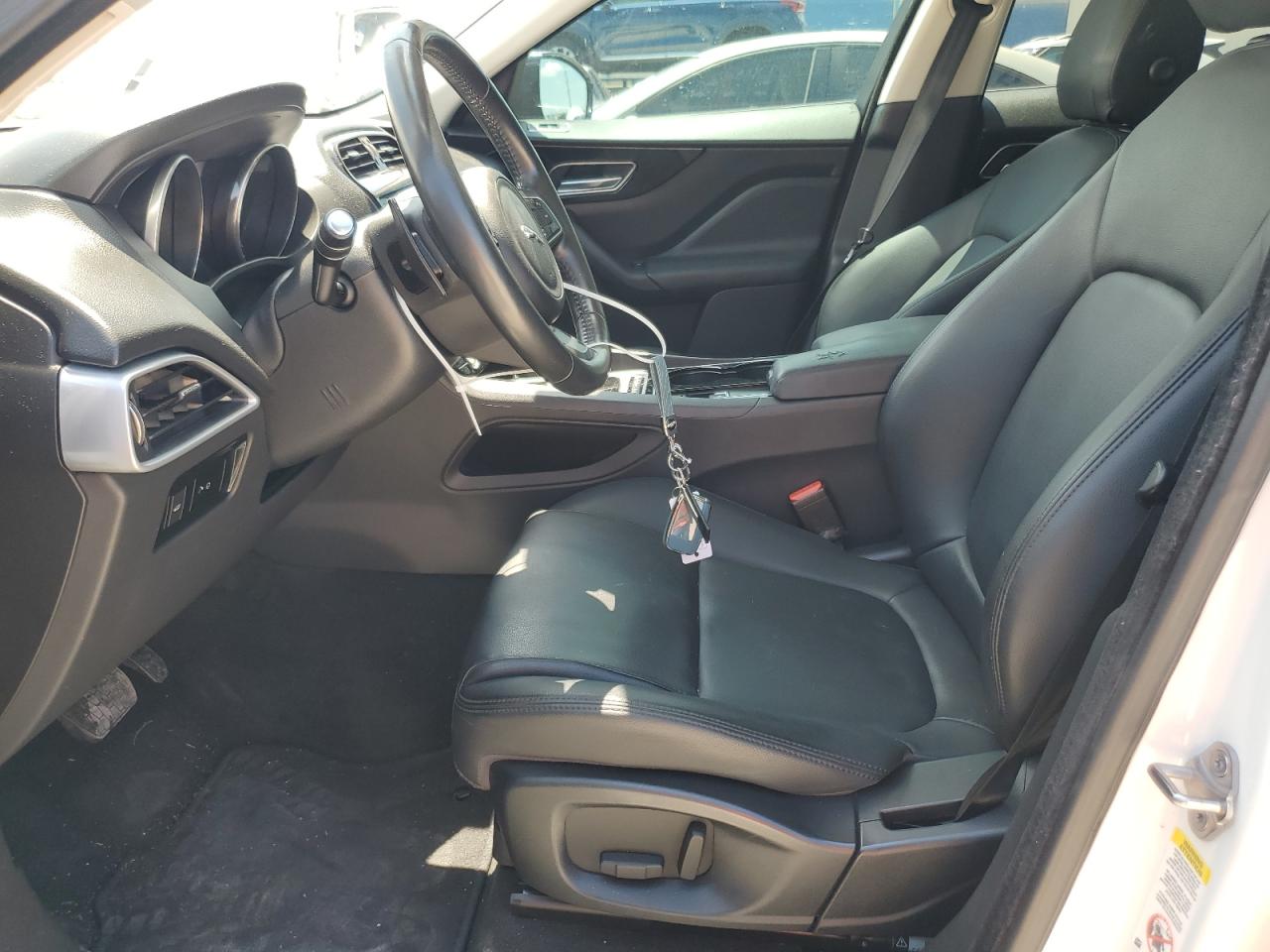 SADCJ2BV5HA493943 2017 Jaguar F-Pace Premium