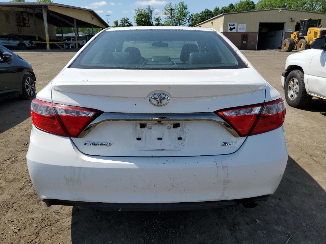 4T1BF1FK1GU122757 2016 Toyota Camry Le