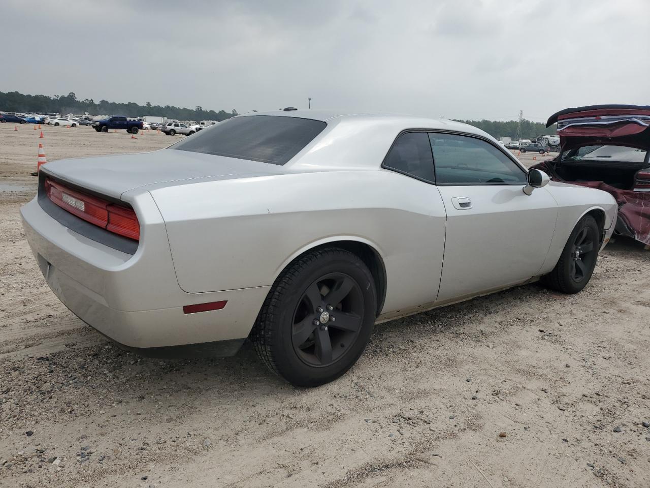 2B3CJ4DV0AH157596 2010 Dodge Challenger Se