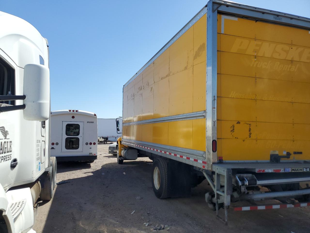 Lot #2535855796 2018 INTERNATIONAL 4000 4300