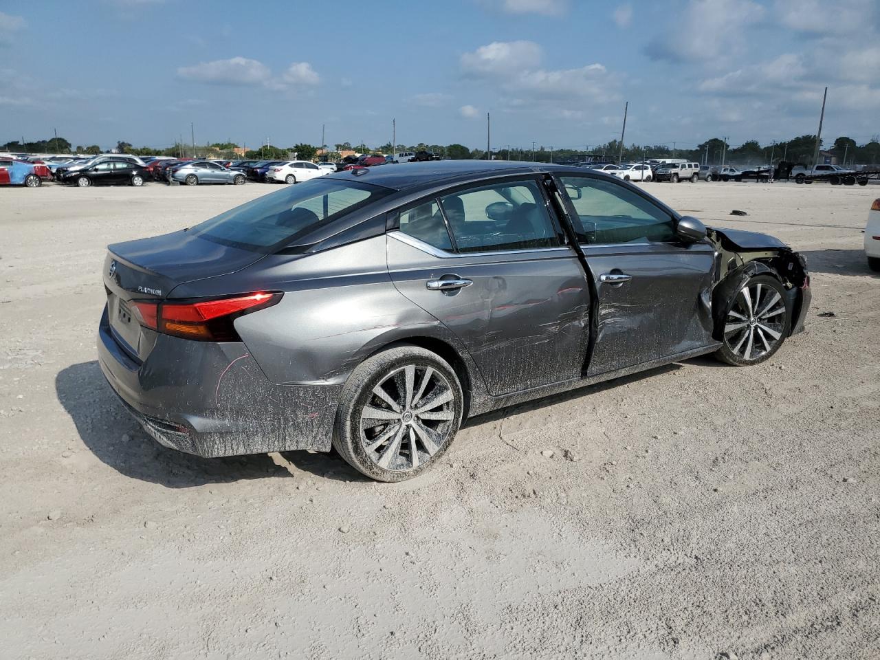 1N4BL4FV9KC215619 2019 Nissan Altima Platinum