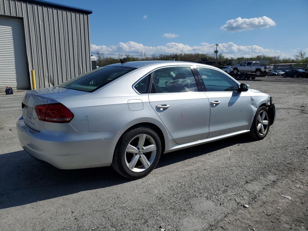 2015 Volkswagen Passat S vin: 1VWAT7A38FC120825