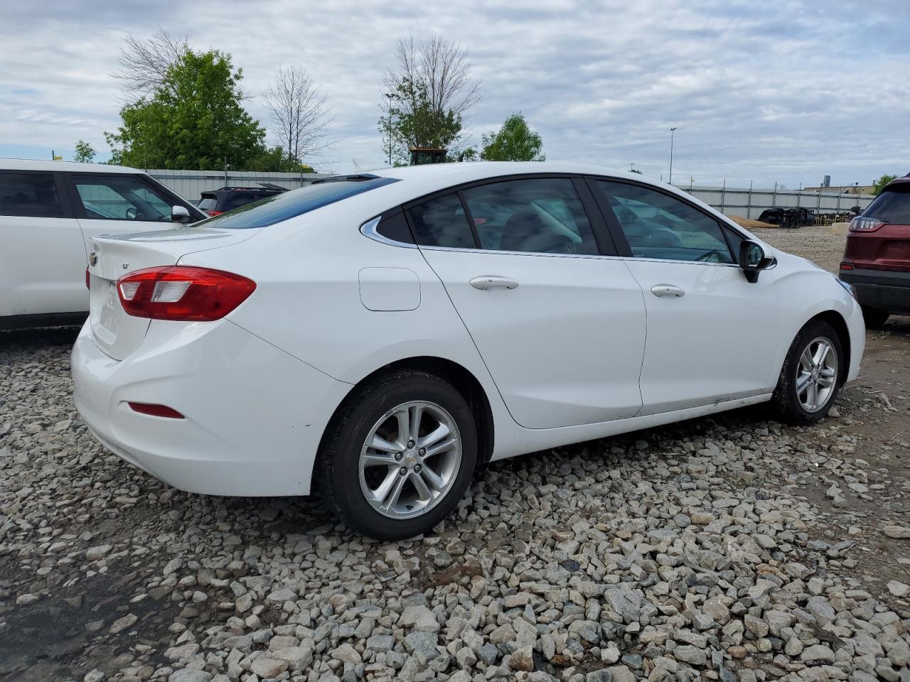 1G1BE5SM8H7212261 2017 Chevrolet Cruze Lt