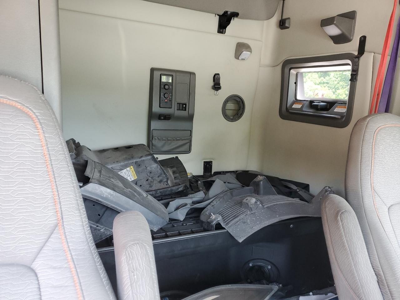 4V4NC9EH9MN284452 2021 Volvo Vn Vnl