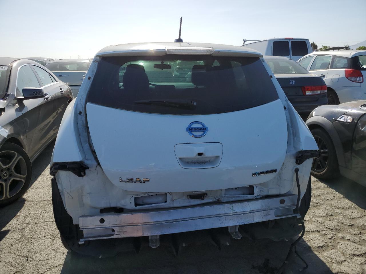 1N4AZ0CP7FC306130 2015 Nissan Leaf S