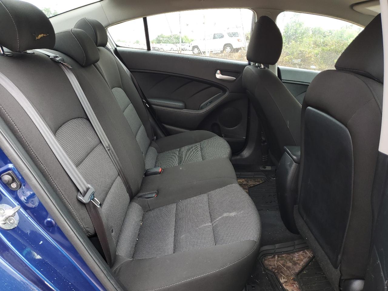 3KPFK4A7XJE176201 2018 Kia Forte Lx