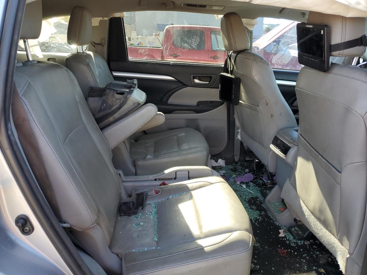 5TDJKRFH7ES067568 2014 Toyota Highlander Xle