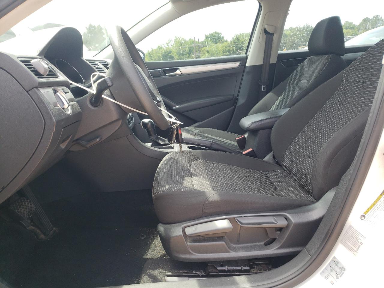 1VWAT7A37HC003420 2017 Volkswagen Passat S