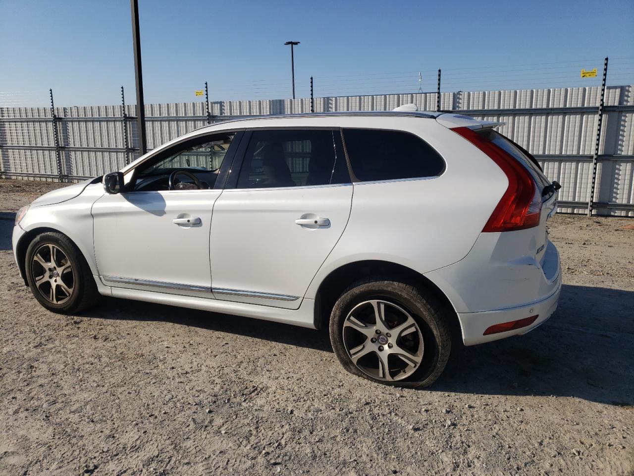 YV4902RK6F2633846 2015 Volvo Xc60 T6 Premier