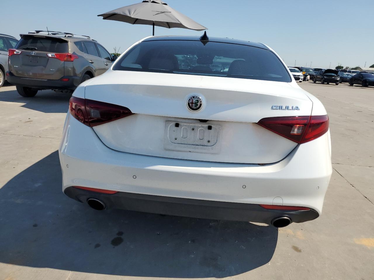 ZARFAECN6H7555992 2017 Alfa Romeo Giulia Ti