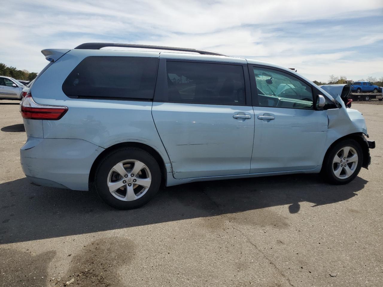 5TDKZ3DC0HS856802 2017 Toyota Sienna Le