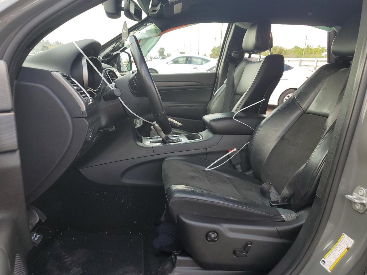 1C4RJEAGXLC403306 2020 Jeep Grand Cherokee Laredo